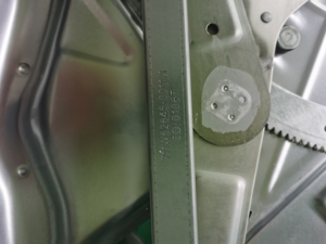 Nuevas piezas de carrocería de camión SINOTRUK HOWO A7, elevador de vidrio para puerta de hierro 811W626456053, piezas de repuesto <span class=keywords><strong>Foton</strong></span> - Product Image 4