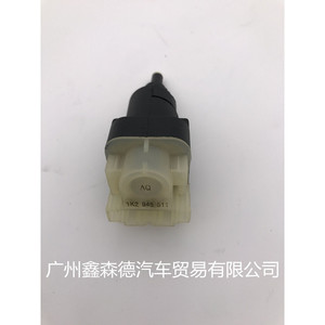 สวิตช์ไฟเบรกคายดี คาร์ 1K2945511 สำหรับแคดดี้ 12V อะไหล่ทดแทน - Product Image 1