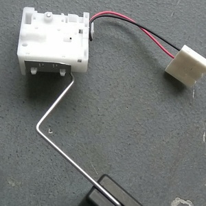 Большой запас OEM BJ3D-60-960A автозапчасти топливный насос в сборе топливный поплавок для Мазда - Product Image 2