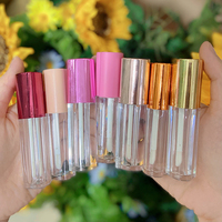 Tube en forme de coeur rose rouge à lèvres PET de 5ml avec bouchon à vis pour brillant à lèvres liquide cosmétiques emballage brillant à lèvres Surface d'impression offset