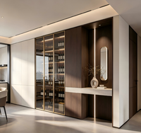 Mueble Bar Moderno de Alta Gama con Diseño Ecológico y Práctico, Decorado con Vidrio de Calidad, Marco con Tiradores Dorados para el Hogar