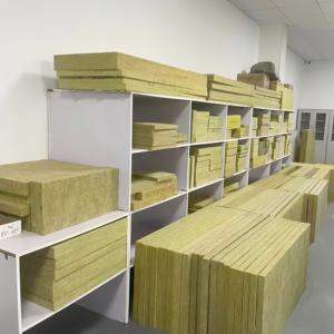 Panneau de <span class=keywords><strong>laine</strong></span> de roche de vente directe d'usine ignifuge et insonorisant à haute efficacité résistant au feu et incombustible - Product Image 1