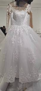 Abito da sposa 2024 a maniche lunghe stile principessa, con applicazioni in pizzo, perline e cristalli, scollo rotondo, taglie forti - Product Image 3
