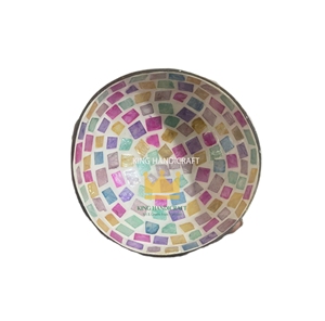 Bol en noix de coco fait main, design mosaïque verte, style bohème traditionnel, vaisselle artisanale, cadeau du Vietnam - Product Image 2