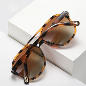 Lunettes de soleil unisexes TR90 à monture large avec verres polarisés, protection UV, couleur verte, modèle Tac, vente en gros - Product Image 3