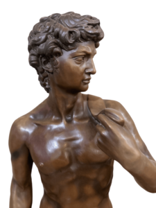 Réplica de la Estatua del David de Miguel Ángel en Metal Clásico, Tamaño Real, para Jardín o Paisaje de Propiedades de Lujo - Product Image 3