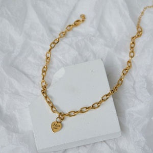 Collier personnalisé avec logo sur mesure, en acier inoxydable plaqué or 18 carats, résistant à l'eau et inaltérable, motif cœur, pour femme - Product Image 5