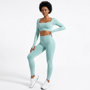 Conjunto de Yoga Verde Menta de 2 Piezas, Top Corto de Manga Larga con Cuello Cuadrado, Leggings Largos de Cintura Alta, Ropa Deportiva sin Costuras para Mujer - Product Image 1