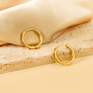 ต่างหูแบบห่วง สแตนเลสชุบทอง ทรงกลม รูปทรงเรขาคณิต ใส่ได้ทุกวัน สำหรับทุกเพศ - Product Image 2