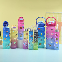 Ensemble de trois tasses en plastique à grande capacité, design dessin animé, avec paille filetée, pour enfants, portable pour l'extérieur, à large base, pour le commerce transfrontalier