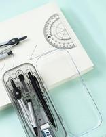 Ensemble de 8 pièces de fournitures scolaires : rapporteur, règle, gomme, crayon automatique, compas et kit de mathématiques