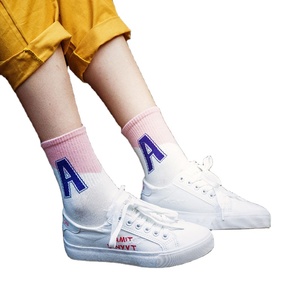 Calcetines Unisex con Letras Jacquard en Bloques de Color, Calcetines Deportivos Casuales Transpirables de Algodón con Contraste de Color Macaron, Calcetines Versátiles y Modernos - Product Image 6