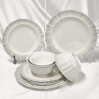 Vaisselle de table irrégulière en mélamine de haute qualité assiettes et bols en mélamine de désherbage durables plats en mélamine à bord bleu clair dégradé