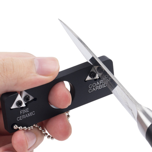 Vente chaude du fabricant aiguiseur de couteaux de poche portable en plein air mini <span class=keywords><strong>pierre</strong></span> <span class=keywords><strong>à</strong></span> <span class=keywords><strong>aiguiser</strong></span> en acier au tungstène <span class=keywords><strong>à</strong></span> 2 étages pour couteaux - Product Image 1