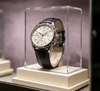 Vitrine murale de luxe en métal noir brossé pour montres, présentoir en verre haut de gamme pour montres et bijoux de luxe