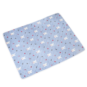 แผ่นรองฝึกสัตว์เลี้ยงกันน้ำกันลื่น แห้งเร็ว ซักได้ ใช้ซ้ำได้ ปักลายสวยงาม สำหรับสุนัขและแมว - Product Image 1