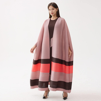 Abaya Traditionnelle Musulmane pour Femmes, Grande Taille, Respirante, Infroissable, Légère, en Polyester, Longueur Cheville, Manches Longues, Col en V, ODM