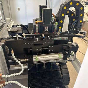 Machine de fraisage CNC 3+1 axes pour fenêtres et portes en aluminium - Product Image 5