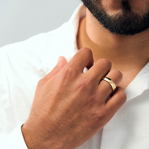 แหวนคู่สแตนเลสสตีล 316 ชุบทอง 18K PVD พร้อมโลโก้สั่งทำ ของขวัญวาเลนไทน์ แหวนหมั้น แหวนแต่งงาน แหวนนิรันดร์ - Product Image 3