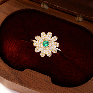 <span class=keywords><strong>Anello</strong></span> da Donna in Argento S925 Placcato Rodio con Smeraldo Verde Sintetico da 0,25 Carati a Forma di Margherita - Product Image 2