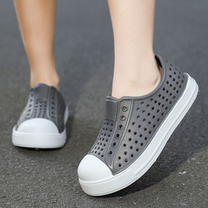 Chaussures d'eau à bout rond, tige en PVC, semelle extérieure en EVA, respirantes, unisexes, pour l'été, la plage, décontractées, à enfiler, pour enfants, taille 30-35 - Product Image 2