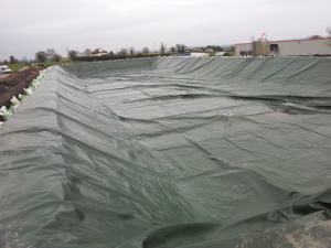 โรงงานผลิตแผ่นรองบ่อ HDPE หนา 1.00 มม. พร้อมใบรับรอง ASTM GRI GM13 แผ่นจีโอเมมเบรนสำหรับงานหนักสำหรับอ่างเก็บน้ำเพื่อการชลประทาน - Product Image 6