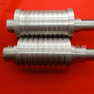 Rodillos de presión de carburo cementado de tungsteno-cobalto para laminadores, hechos a medida con conductores de calor y ranuras cuadradas y rectangulares - Product Image 2