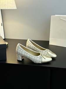 Zapatos planos de punta redonda, cómodos y ligeros, de la serie CC de marca original, con estilos modernos para mujer. - Product Image 4