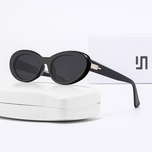 Gafas de Sol de Estilo Europeo Americano para Mujer, Montura Pequeña Negra, Lentes Polarizadas UV400, Material de PC, Tipo 3 - Product Image 3