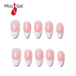 Lot de 32 faux ongles classiques à presser, style French Manucure, en <span class=keywords><strong>gel</strong></span> souple, forme amande, finition brillante, couleur rose nude, couverture complète - Product Image 1