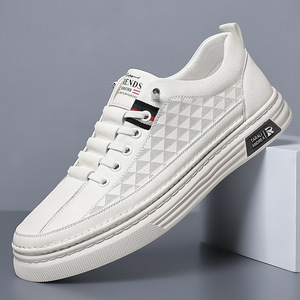 Zapatos Casuales de Verano para Hombre, Transpirables, de Malla, Sin Cordones, con Punta Redonda, Blancos, Estilo Deportivo, con Patrón Geométrico y Suela de Goma - Product Image 1