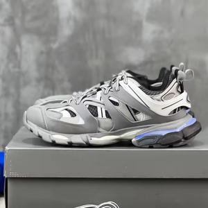Chaussures de sport décontractées pour hommes tendance 2025, en cuir véritable de haute qualité, respirantes, flexibles, avec lumières LED antidérapantes - Product Image 2