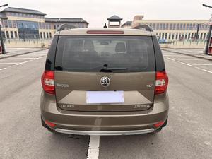 <span class=keywords><strong>Skoda</strong></span> <span class=keywords><strong>Yeti</strong></span> 4x4 d'<span class=keywords><strong>occasion</strong></span>, SUV compact allemand, économique en carburant, durable et fiable, idéal pour les trajets en ville et les voyages en famille - Product Image 5
