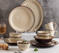 Bols en céramique vintage rétro, collection élégante de vaisselle quotidienne