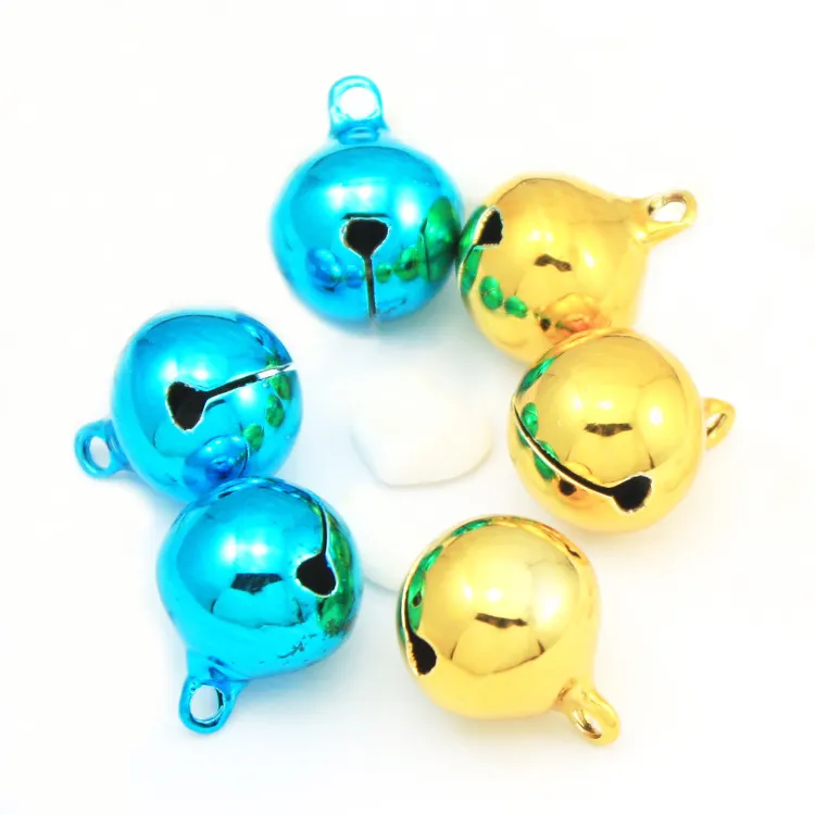 Petites cloches décoratives en métal coloré pour collier, ornement d'animaux, vente en gros