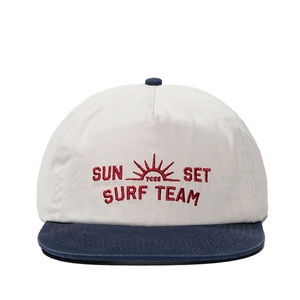 Gorra de Visera Plana con Logotipo Personalizado Bordado OEM, 100% Algodón, Gorra de 5 Paneles con Cierre a Presión - Product Image 3