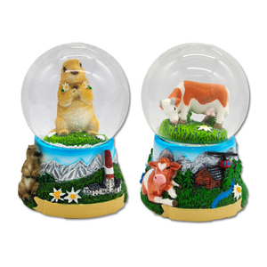 Globe à eau en résine verte avec logo personnalisé, <span class=keywords><strong>montagnes</strong></span> alpines, vache, souvenir de Suisse, globe à neige suisse - Product Image 2