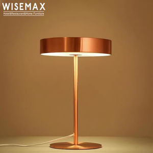 WISEMAX FURNITURE Lampe de chevet minimaliste nordique pour chambre à coucher Lampes de salon Lampe de table à led en métal doré pour <span class=keywords><strong>la</strong></span> décoration intérieure - Product Image 5