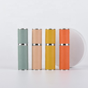 Atomizador <span class=keywords><strong>de</strong></span> Perfume <span class=keywords><strong>de</strong></span> cuero <span class=keywords><strong>de</strong></span> 5ml <span class=keywords><strong>de</strong></span> alta calidad a prueba <span class=keywords><strong>de</strong></span> fugas <span class=keywords><strong>Eau</strong></span> <span class=keywords><strong>De</strong></span> <span class=keywords><strong>Parfum</strong></span> Spray atomizador botella <span class=keywords><strong>de</strong></span> llenado inferior recargable - Product Image 4
