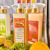 Crème Corporelle Éclaircissante de Haute Qualité à la Vitamine C, Curcuma et Glutathion – Hydratante, Anti-âge, Illuminateur de Peau, Anti-taches Brunes