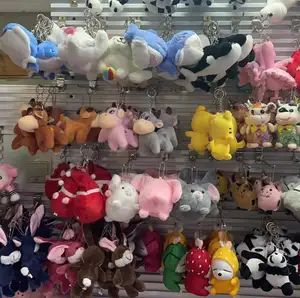 Stock de fábrica 4 pulgadas 10cm lindo animal relleno Plushie llaveros pequeño Mini Animal marino Pikachues juguete