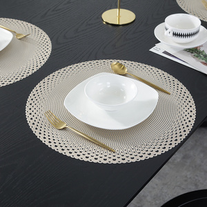 Sets <span class=keywords><strong>de</strong></span> table en PVC antidérapants et résistants à la chaleur <span class=keywords><strong>de</strong></span> haute qualité, plusieurs couleurs, vente en gros, pour mariages et décorations - Product Image 3