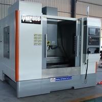 Fraiseuse CNC 3/4/5 axes de haute précision Centre d'usinage CNC vertical Vmc855 avec une rigidité élevée