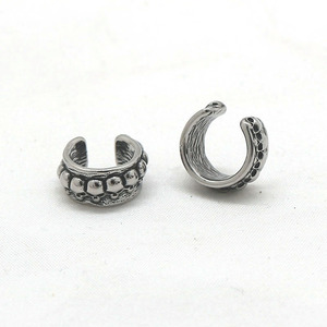 Pendientes con forma de calavera a la moda de Yunnique, estilo Punk Rock de plata tibetana para hombres y mujeres, clips para las orejas alternativos, diseño geométrico - Product Image 2