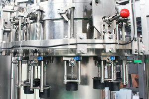 Ligne de production de <span class=keywords><strong>champagne</strong></span> clé en main complète : machine automatique de remplissage, bouchage et mise en cage de bouteilles de vin mousseux en verre - Product Image 4