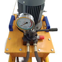 Machine portable à roues pour étirer les barres d'armature hydrauliques, dispositif de tension pour barres d'acier de tonnage élevé pour la production de composants préfabriqués de construction