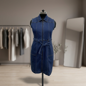 Robe mini sans manches en jean avec col, ceinture et poches, style fourreau ajusté, pour un usage quotidien décontracté - Product Image 4
