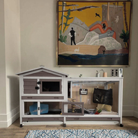 Cage à lapins moderne en bois de 62 pouces avec roues, toit imperméable et 3 plateaux profonds – Idéale pour salon, cochon d'Inde, poulet
