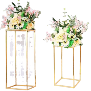 Centro de Mesa Rectangular de Metal Dorado de Alta Calidad para Bodas y Fiestas - Product Image 1