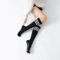 Chaussettes de yoga et de Pilates rayées à cinq doigts, antidérapantes, avec points en silicone, pour femmes, vente en gros